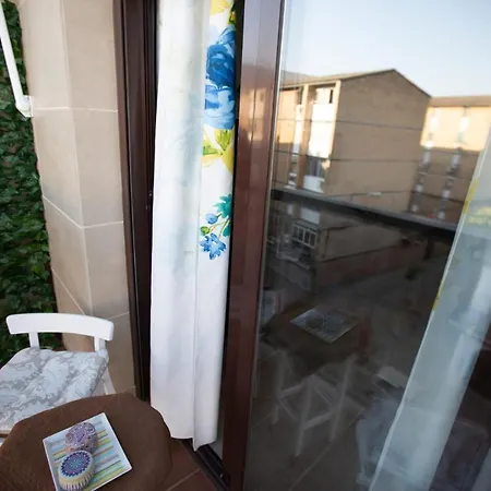 Piso Con Solarium Calahorra Con Solera Parking Privado Gratis 아파트 *